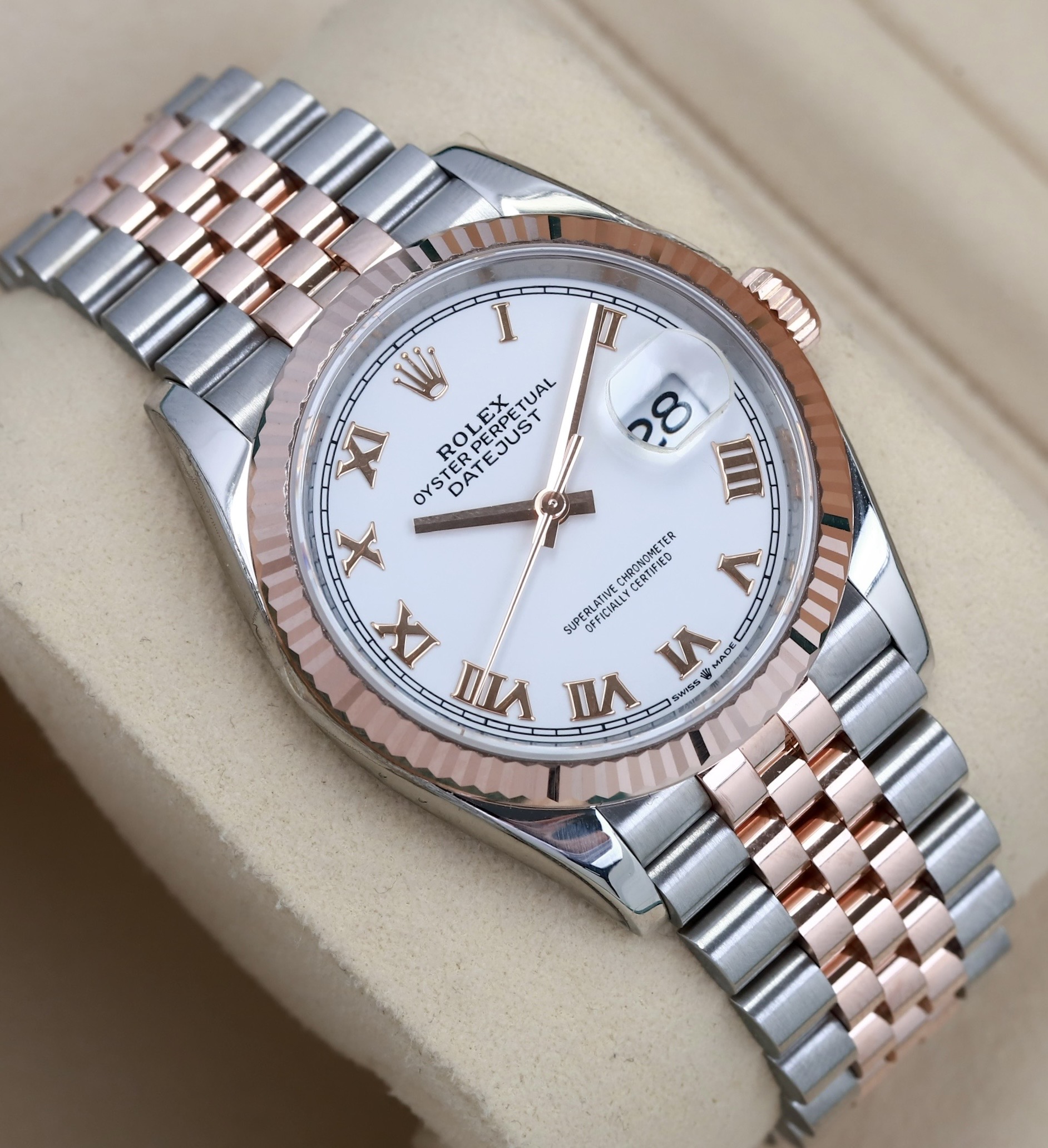Rolex Datejust 126201 (Up niềng khía như 126231), Roman White, Demi Vàng hồng đúc 18k, Size 36mm, Like new fullbox 2019