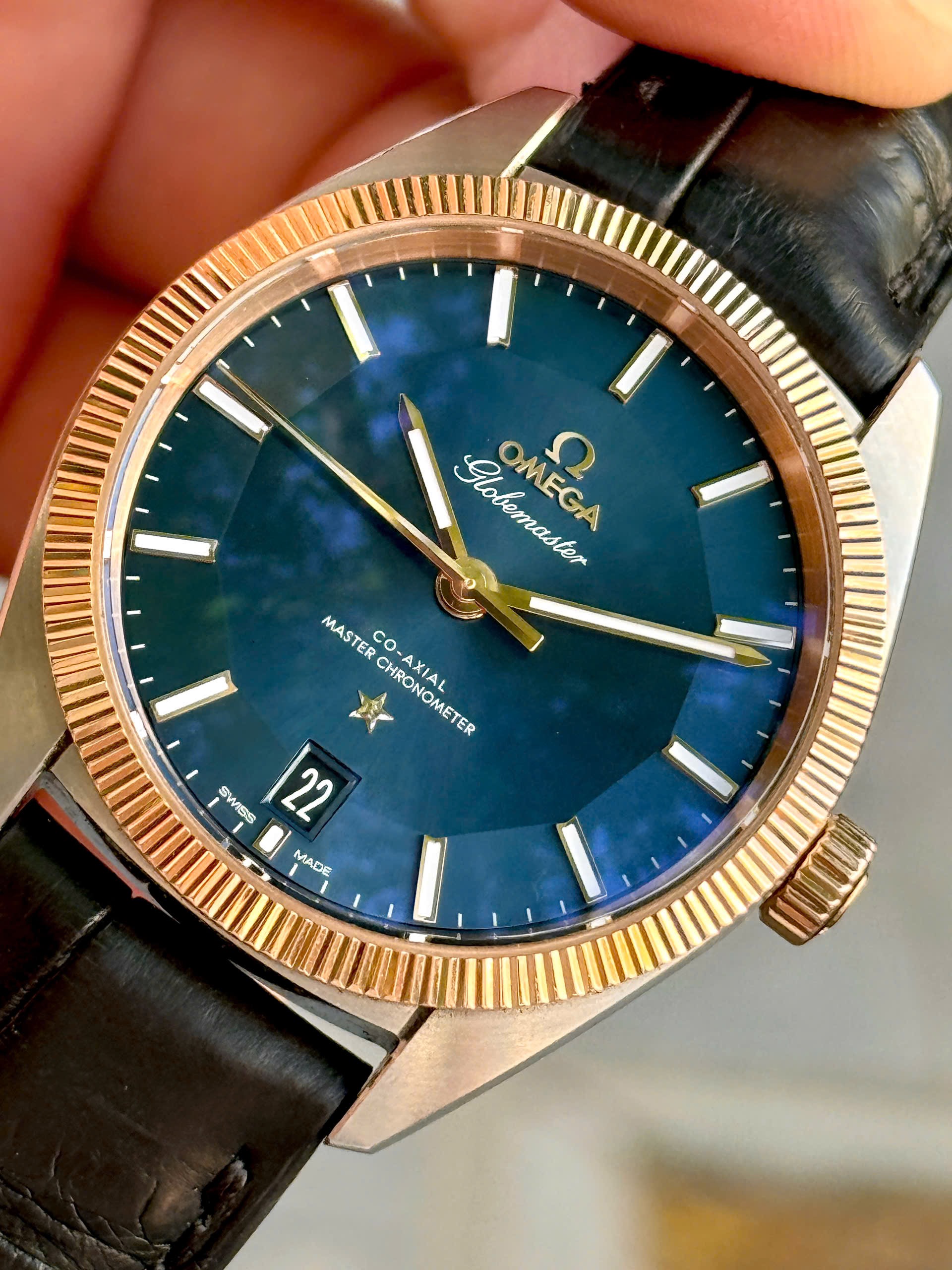 OMEGA Constellation Globemaster Blue Calibre 8900 , Ref: 130.23.39.21.03.001, Demi Vàng hồng đúc 18k, Size 39mm, Like new fullbox date cao