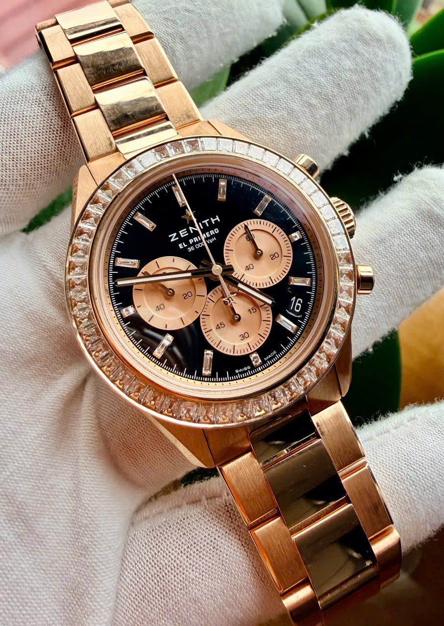 Zenith El Primero Panda Black Diamonds Baguette Original, Chronomaster Sport Yoshida Special Edition 50PCS, Ref: 22.3102.3600/21.M3100, Vàng hồng đúc 18k nguyên khối, Niềng Kim Cương Baguette Zin hãng, Size 41mm, Like new fullbox date 2024