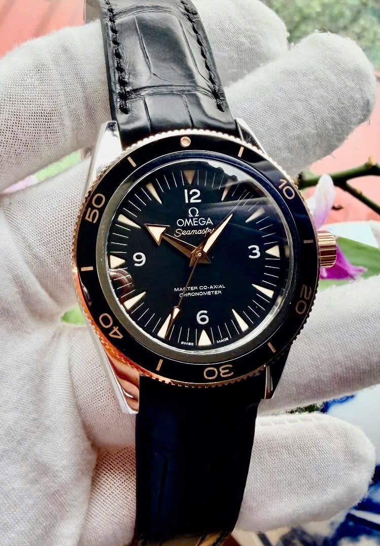 OMEGA Seamaster 8400 Diver 300M Sedna Rose Gold 18k Ceramic, Ref: 233.20.41.21.01.001, Niềng Vàng hồng đúc 18k gắn Ceramic, Size 41mm, Khoá thông minh đời mới trượt nới dây 2026 của OMEGA, New 100% fullbox date 2026 (BHTC 2031)