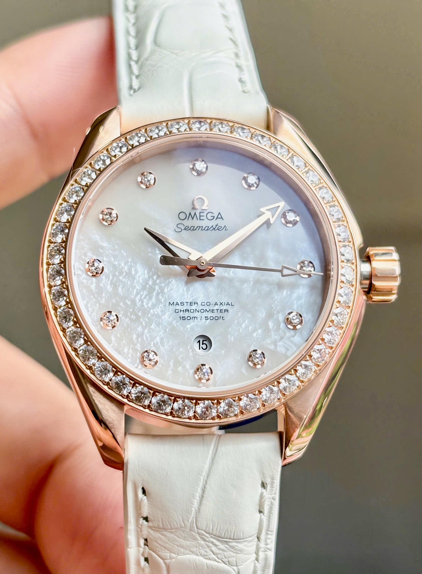 OMEGA Nữ_ Aqua Terra Master 8521 MOP Diamonds (Khảm trai trắng, Kim Cương thiên nhiên zin hãng), Ref: 231.58.34.20.55.003, Vàng hồng đúc 18k nguyên khối, Size 34mm, Like new fullbox