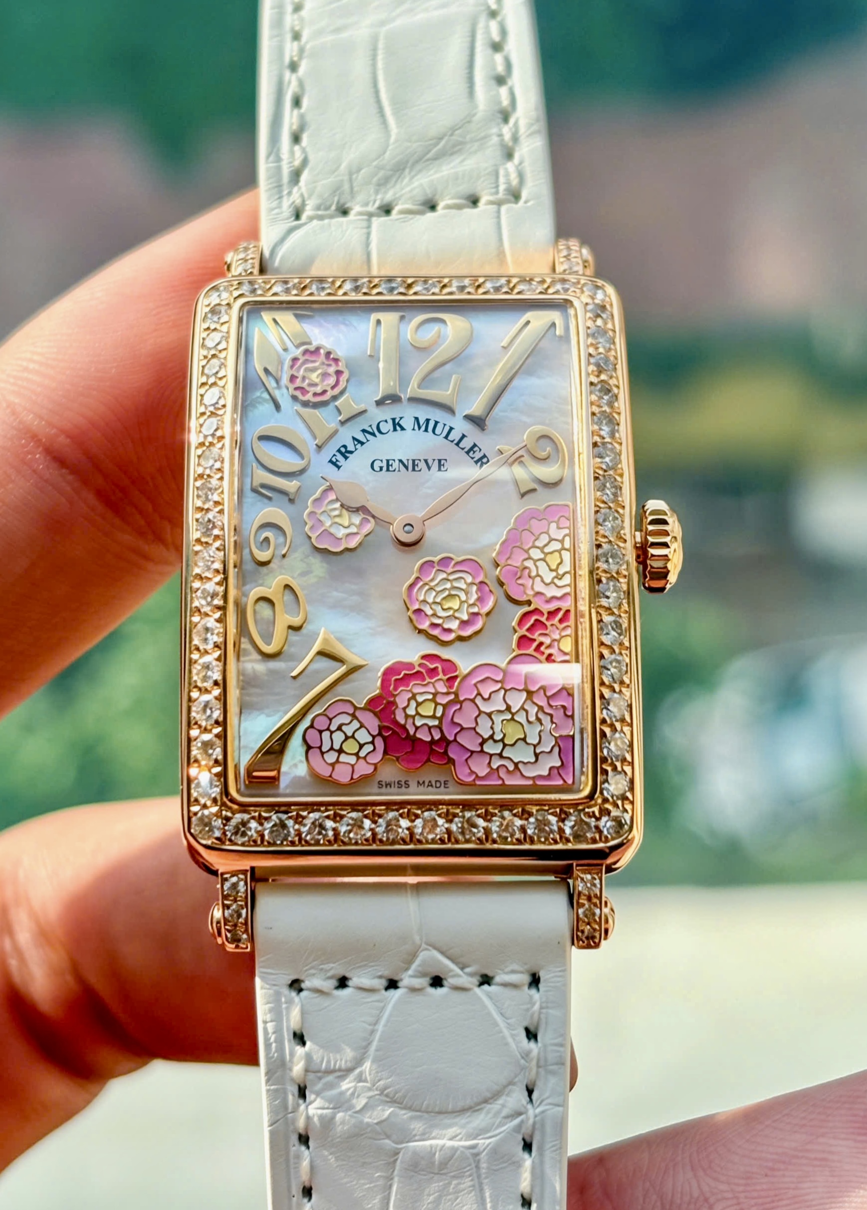 Franck Muller Nữ_ Long Island 18k Diamonds 952 QZ REL MOP D 1R Limited Edition No 45/66 PCS, mặt Khảm Trai chạm trổ bông hoa tinh xảo và đẹp mắt, nữ tính, Vàng hồng đúc 18k nguyên khối, Size 26x36 (~ 32 tròn), Like new fullbox certificate